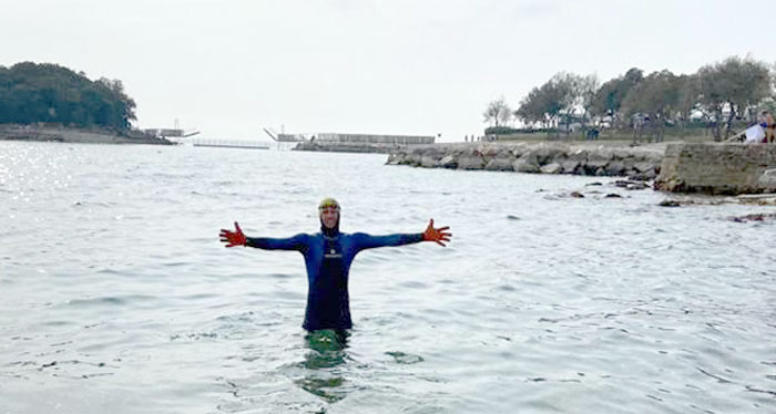 Kaltwasser schwimmen