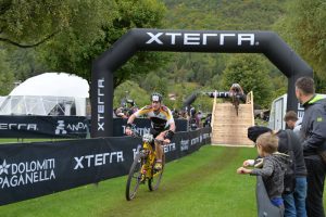 XTERRA WM 2022 - Nach dem ersten Wechsel durch den technischen Parcour - Credit: GetPica